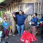 Yudha mengunjungi kandang domba