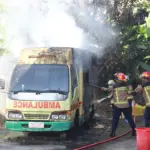 mobil ambulance Dinkes Garut terbkar