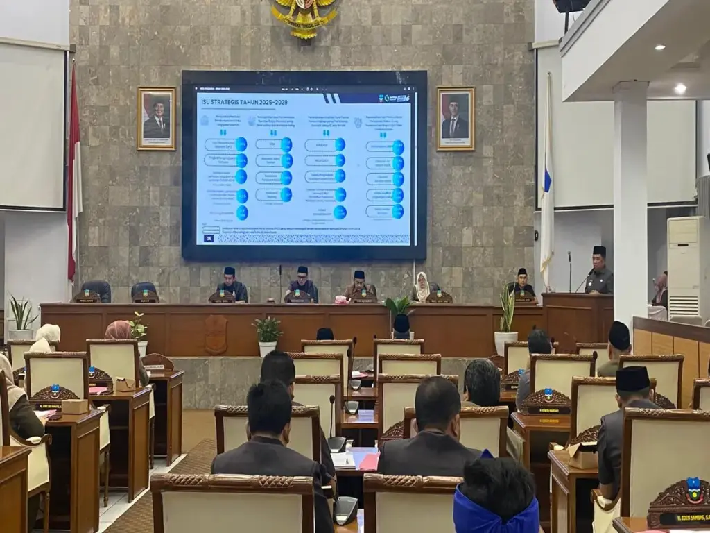 Rapat Paripurna DPRD Kabupaten Garut