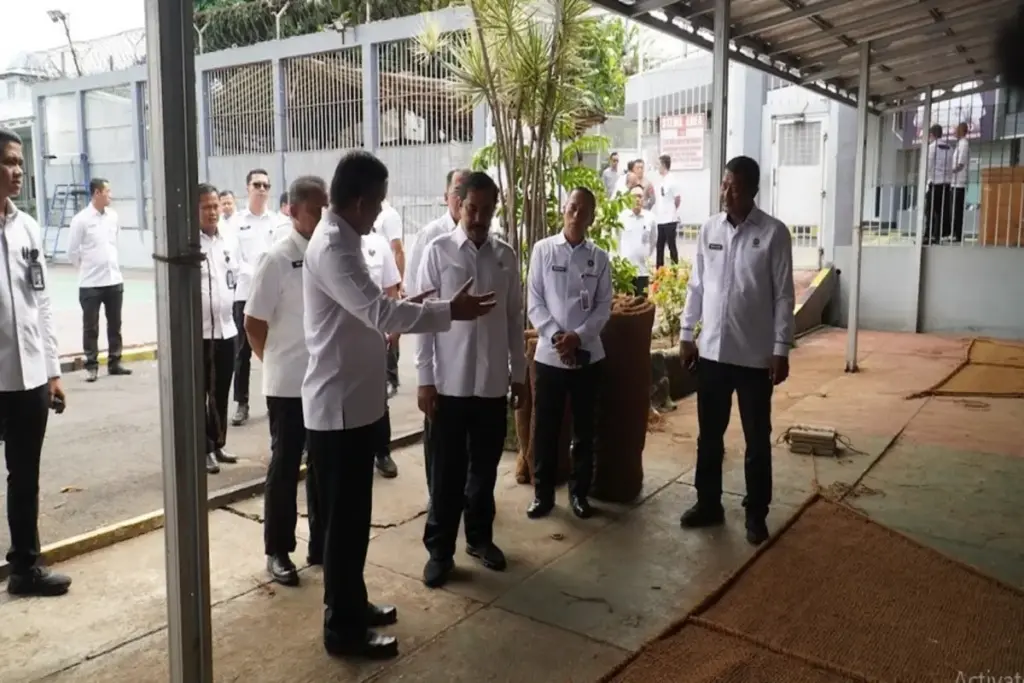Menteri Imigrasi dan Pemasyarakatan (Imipas), Agus Andrianto, melakukan kunjungan kerja ke Lembaga Pemasyarak