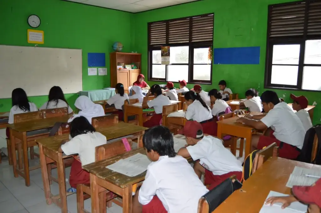 Bukan Jabatan Biasa: Begini Peran Kepala Dinas Pendidikan di Daerah dalam Mengatur Arah Pendidikan