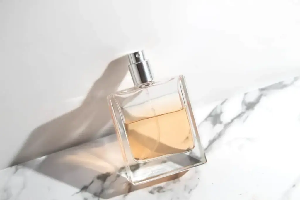 6 Trend Parfum 2025: Wangi Kekinian yang Bikin Kamu Ketagihan!