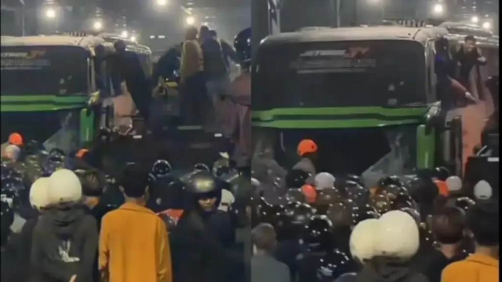 Penyebab Bus Bobotoh Dirusak Massa di Yogyakarta: Diduga Bawa Sajam dan Lukai Warga