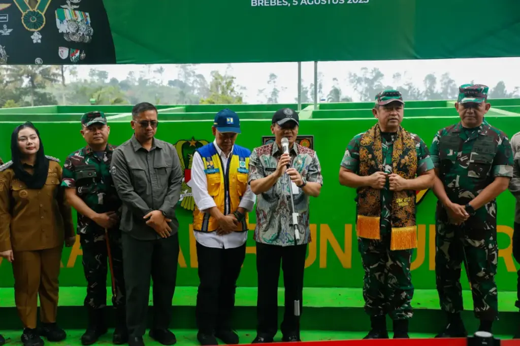 peresmian sistem pengairan pertanian oleh Kepala Staf Angkatan Darat (KSAD) Jenderal TNI Maruli Simanjuntak b