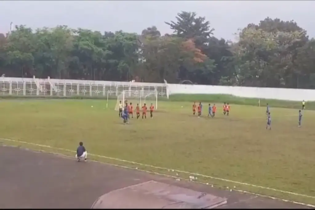 Persigar U15 (Biru biru) harus takluk dari Alea Kota Tasik, setelah kalah melalui babak adu penalti dengan sko