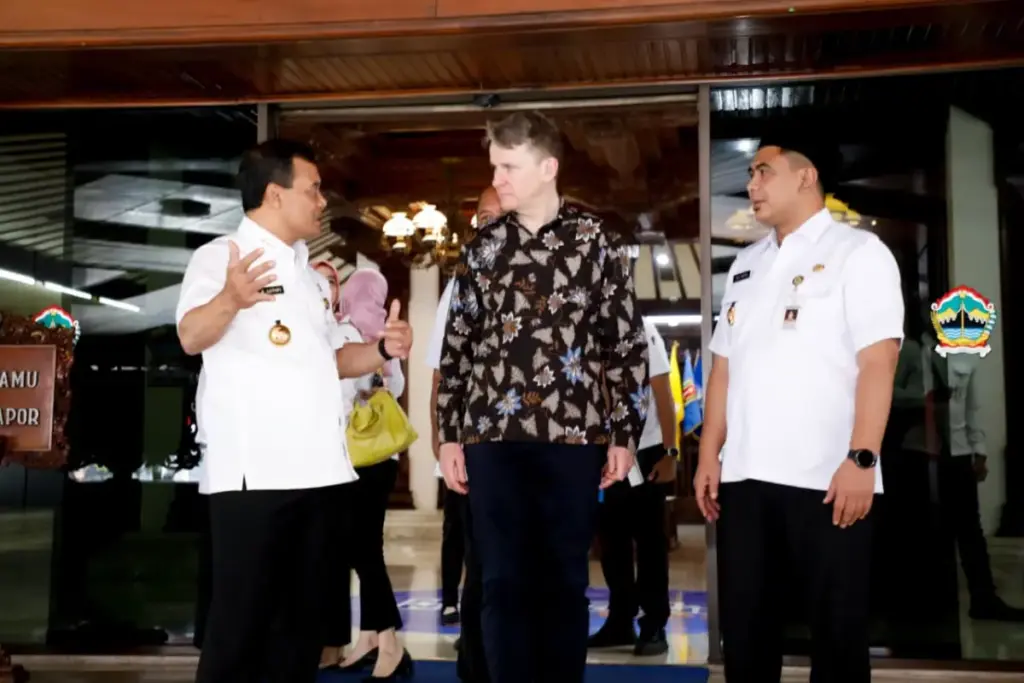 Duta Besar Australia untuk Indonesia, Rob Brazier, saat bertemu Gubernur Ahmad Luthfi dan Wakil Gubernur Taj Y