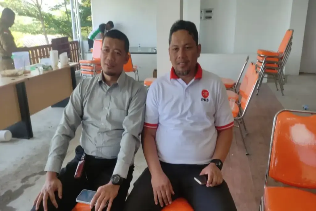 Yusup Musyaffa, Ketua DPD PKS Garut baru (Kanan).