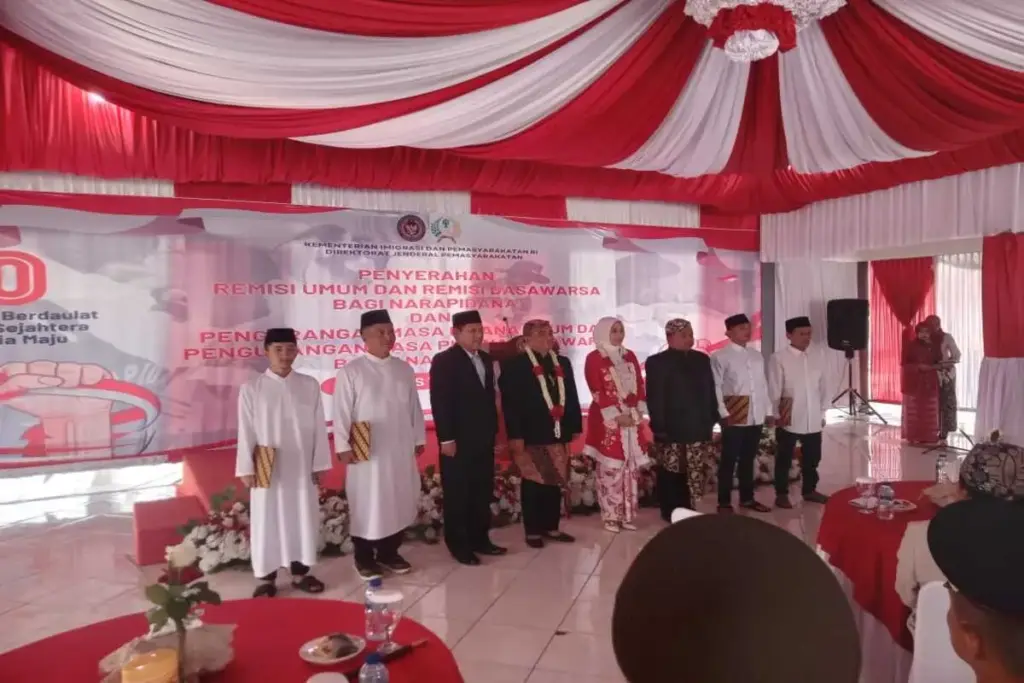 Bupati dan Wakil Bupati Garut hadir dalam acara penyerahan remisi terhadap Narapidana di Lapas Garut