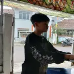 bocah 9 tahun mengemis, dia putus sekolah karena tak ada biaya