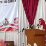 Ketua Umum Wahegar, Susi Sabion memberikan sambutan dalam acara seminar dan bazar UMKM