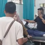 Sejumlah pelajar di Kadungora mendapatkan penanganan medis di Puskesmas Kadungora usai insiden keracunan makan