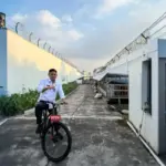 Kalapas Garut, Rusdedy menunjukkan sepedanya di dalam kawasan Lapas