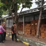 Ismoyo, Karoren Kemenipas, didampingi Kusnali, Kepala Kantor Wilayah Ditjenpas Jawa Barat, meninjau kinerja La