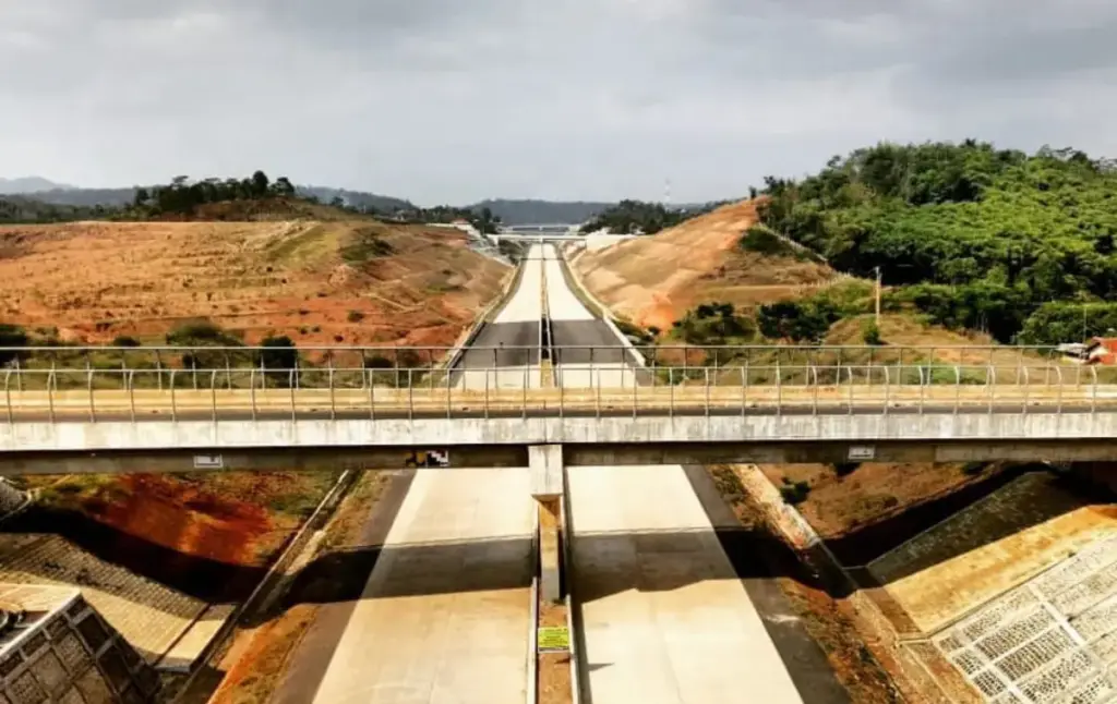 Jalan Tol Cisumdawu, Jawa Barat (foto : Muhamad Erfan/Radar Garut)