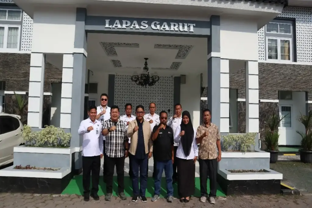 Inovasi Rusdedy Kalapas Garut Menarik Perhatian Rombongan dari Inhil Riau, Produk Sabut Kelapa Bisa Diekspor Rombongan Dinas Pertanian Inhil disambut Kalapas Garut