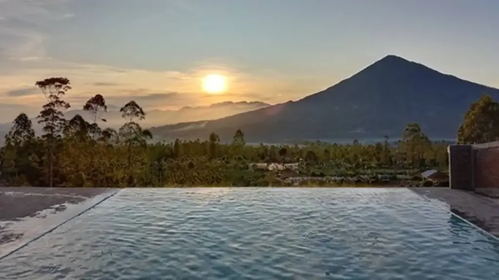 Wisata Air Panas di Papandayan Nature Park