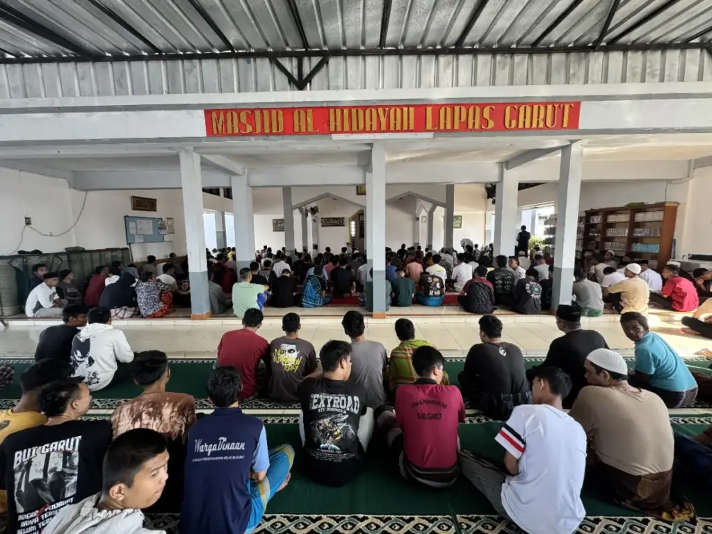 Lapas Garut mengadakan kegiatan pesantren Taubatul Mudznibin untuk warga binaan