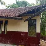Atap Kantor SDN IV Cipareuan