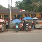 Siswa SDN Mekarsari 1 Kecamatan Bayongbong saat menantikan mobil MBG