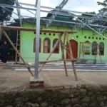Masjid Al-Hamedin diperluas dan di makmurkan. (Pepen Apendi/Radar Garut)