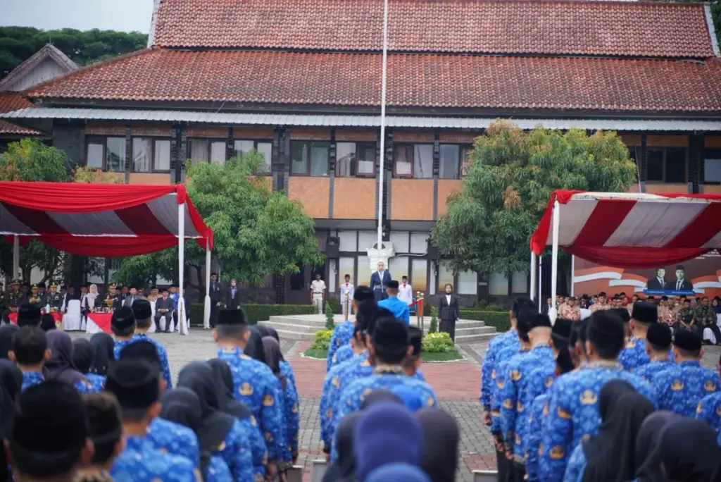 Momentum Sumpah Pemuda, KNPI Garut Dorong Peningkatan Indeks Pembangunan Pemuda Pelaksanaan Upacara Hari Sumpah Pemuda yang dilaksanakan di lapangan Setda Garut. (Istimewa)