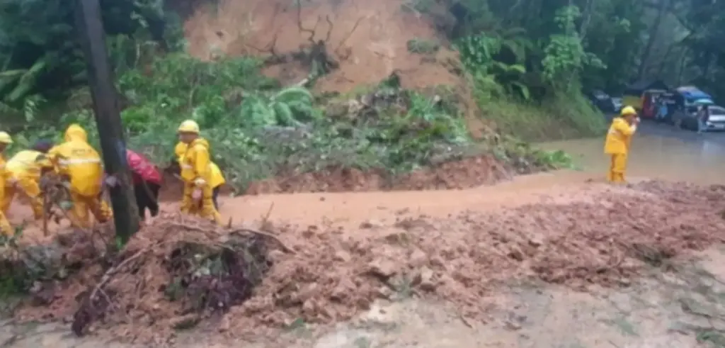 Garut Dikepung Longsor! Curah Hujan Tinggi Picu Bencana di 5 Kecamatan, Ini Daftarnya Bencana longsor 5 Kecamatan di Garut. (Dok BPBD)