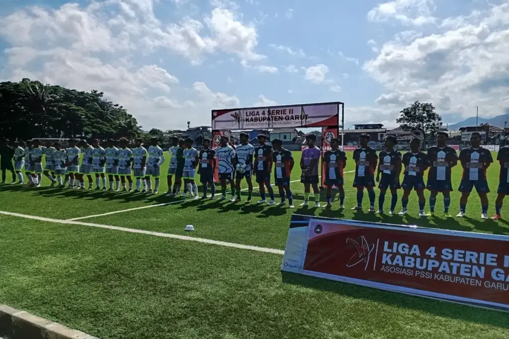 Pertandingan pertama pada gelaran Liga 4 Seri 2 tingkat Kabupaten mempertemukan Pamily United melawan Putra As