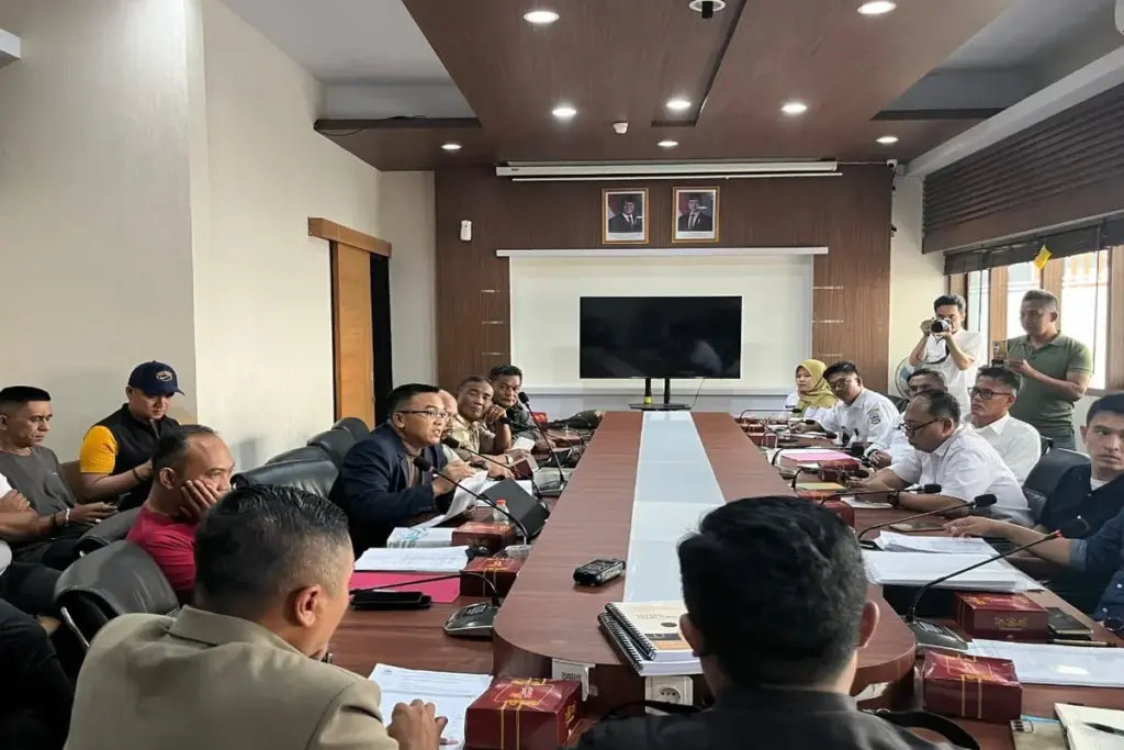 Audiensi di DPRD Garut, GLMPK meminta PT. JIL Patuhi aturan sepadan sungai