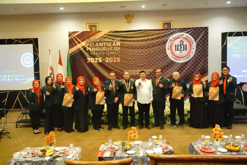 ‎Bupati Garut, Abdusy Syakur Amin, menghadiri sekaligus membuka kegiatan Seminar Ilmiah dan melantik Pengurus