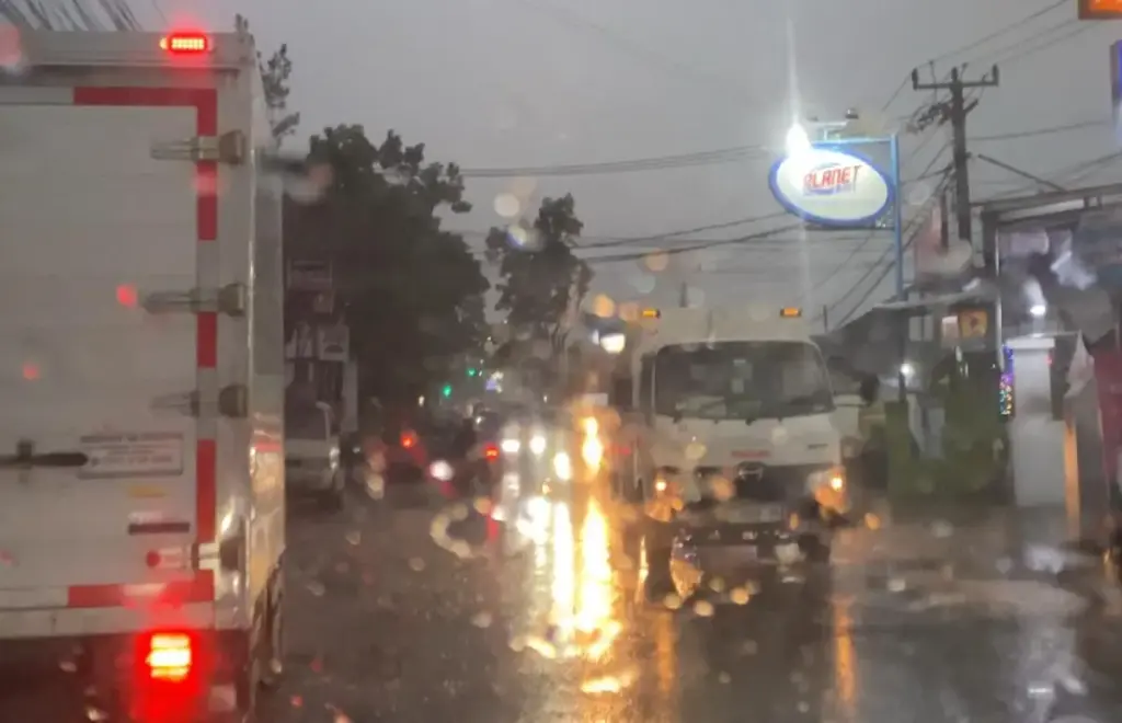 Suasana wilayah Garut ketika diterpa hujan dengan intensitas cukup tinggi pada bulan Oktober 2025. (foto : Muh