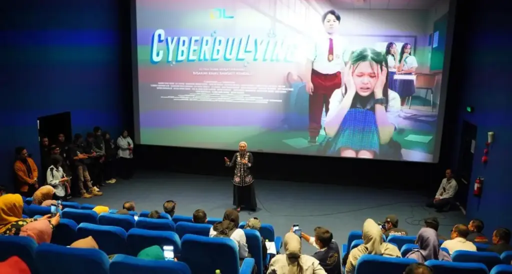 Acara Sosialisasi Penguatan Karakter dan Pemutaran Film \"Cyberbullying\" yang diselenggarakan di Bioskop SAM\'S