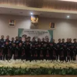 Ketua umum, pelatih, jajaran staff hingga para pemain Persigar foto bersama pengukuhan dan pelepasan