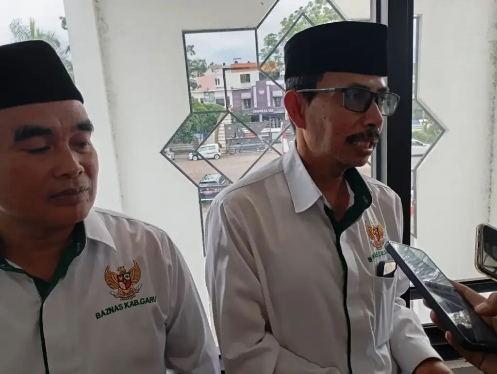 Penyaluran Data Muzaki Terhambat, Abdullah Effendi Ajak Penyaluran Zakat ASN Melalui Baznas  Ketua Baznas Garut, Abdullah Effendi (Kanan)