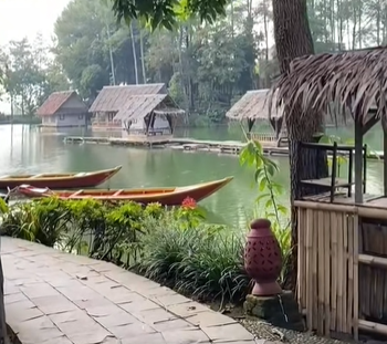 restoran kampung sampireun garut
