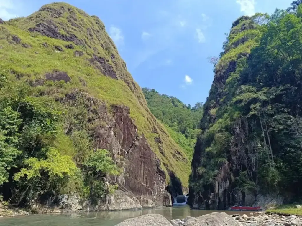 Insta-Worthy! 3 Tempat Wisata Terkenal di Garut Paling Instagramable dengan View Alam Maksimal tempat wisata terkenal di garut