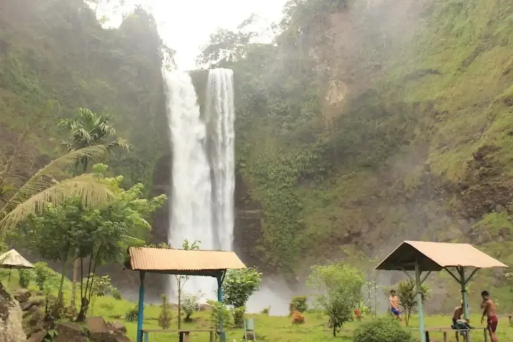 wisata garut rating tertinggi
