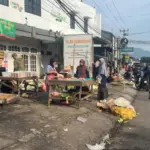 Kondisi PKL di sekitar Pasar Ciawitali Garut pada Minggu (2/11) sekitar pukul 06.57 WIB (foto Rizka)