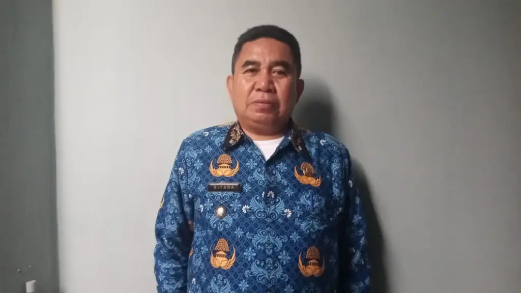 Camat Cikajang, Riyana Tasripin