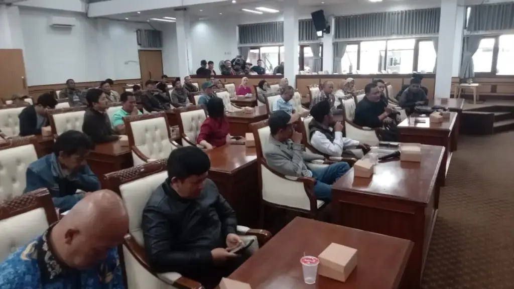 Pengecer pupuk datangi DPRD Garut