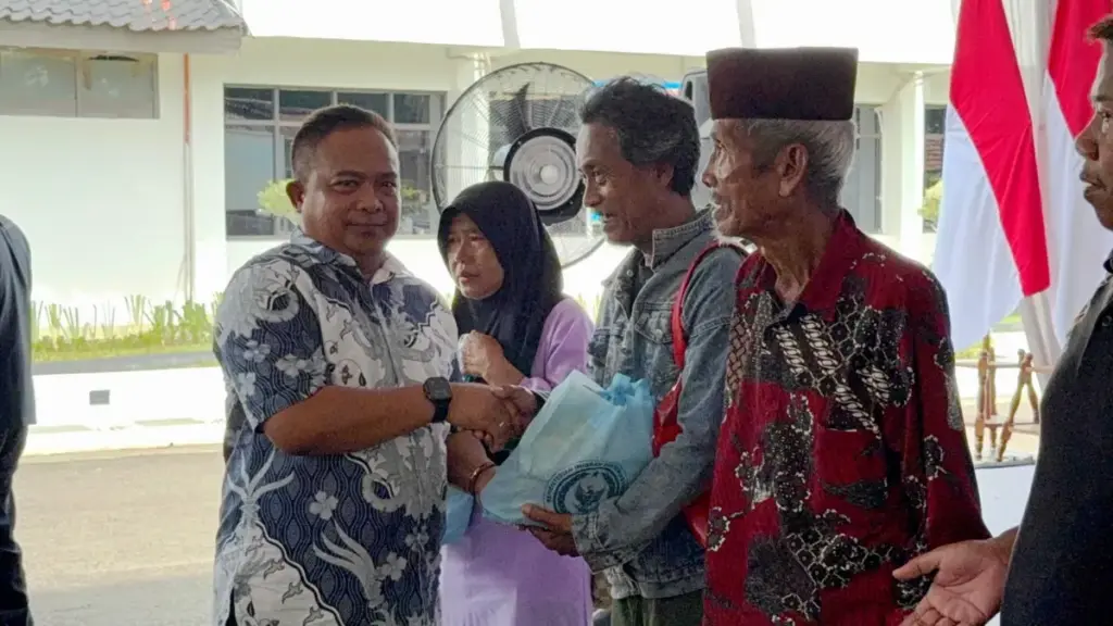 Bakti Sosial Hari Bhakti Imigrasi dan Pemasyarakatan ke-1, 1.000 Paket Sembako Disalurkan untuk Warga Subang istimewa