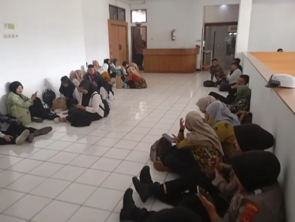 Fagar Garut Desak Pemerintah Akhiri Ketimpangan, PPPK Paruh Waktu Diangkat Penuh Waktu.(Ale/Radar Garut)