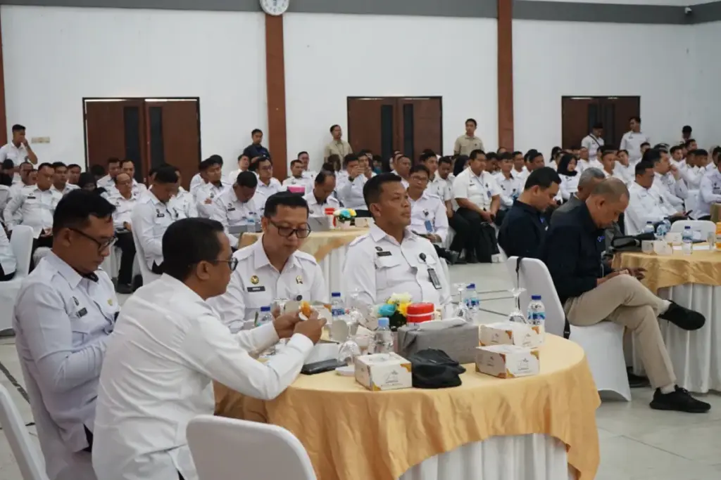 Kanwil Ditjenpas Jabar Siapkan Koperasi Warga Binaan Jadi Pemasok MBG Bimtek Koperasi Merah Putih Warga Binaan (KMP-WB) di Aula LPKA Bandung