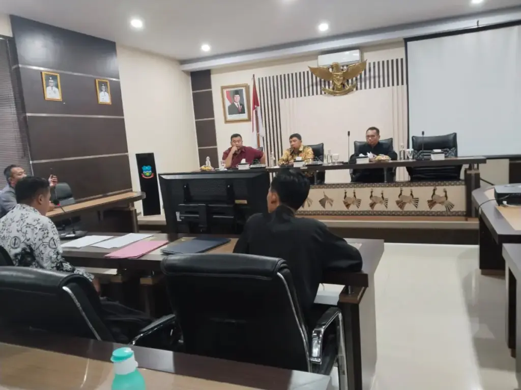 Anggota DPRD Garut Jembatani Kegelisahan PPG Prajabatan Ingin Masuk Dapodik dan ASN, Ini Jawaban Disdik