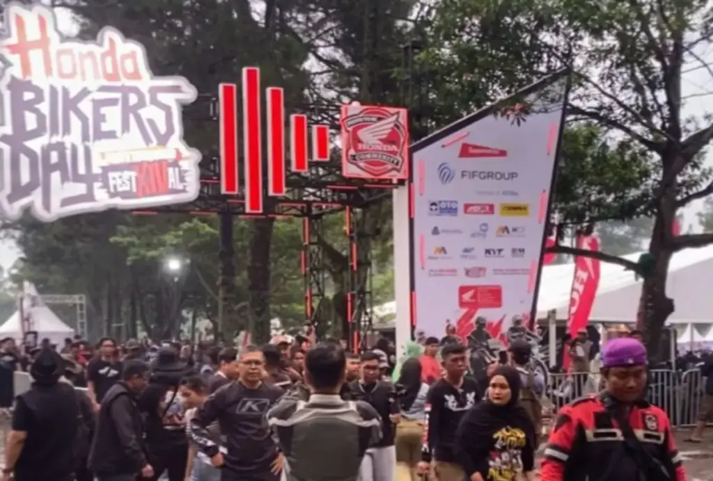 Puluhan ribu pemotor antusias ikuti event tahunan Honda Bikers Day 2025 yang digelar di Yonif 303 Cibuluh
