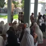 Calon Haji beberapa waktu yang lalu datangi gedung DPRD Garut