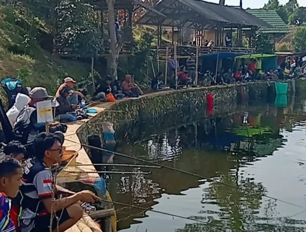 Gebyar Mancing Mania Jadi Magnet Wisata Embung Padaawas, dan Bangkitkan Ekonomi Desa