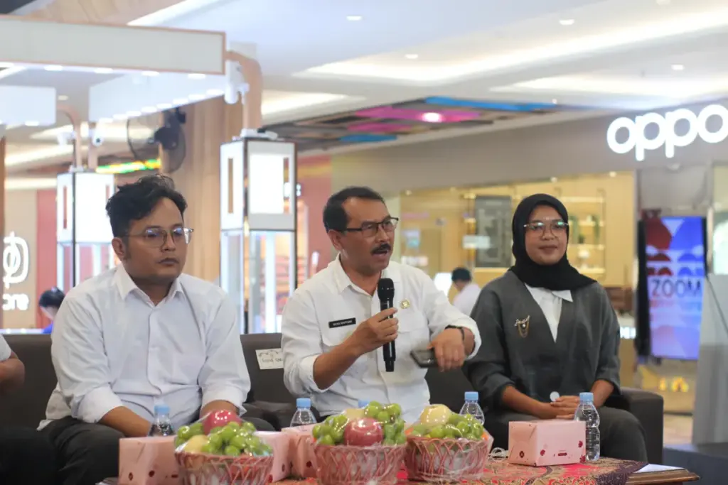 DPPKBPPPA Garut Tegaskan Keluarga Harus Jadi Benteng Utama Perlindungan Anak Kepala DPPKBPPA Garut, Yayan Waryana (tengah)