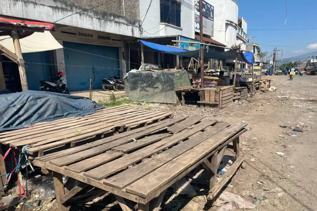 Pasar Ciawitali Garut Bakal Ditata Ulang, PKL dan Kios Serta Jongko Tak Terpakai Akan Jadi Sasaran Kondisi Kios dan Jongko yang terlihat tidak terpakai ataub terbengkalai. (Rizka/Radar Garut)