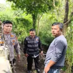 Pemerintah Desa bersama Polri meninjau ke lokasi longsor