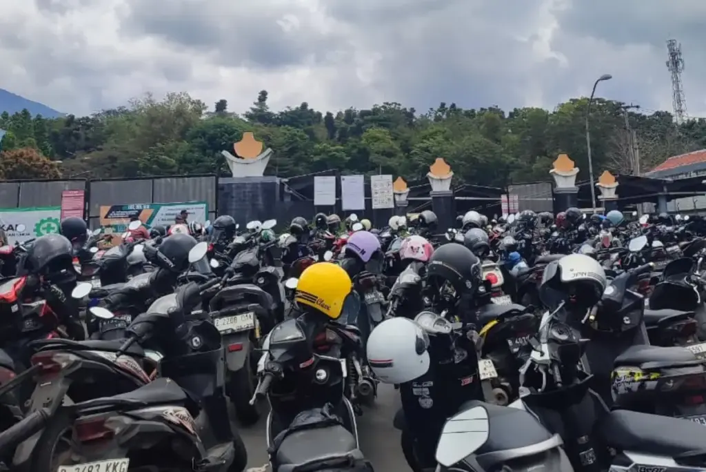 Di Balik Hadirnya Pabrik di Garut